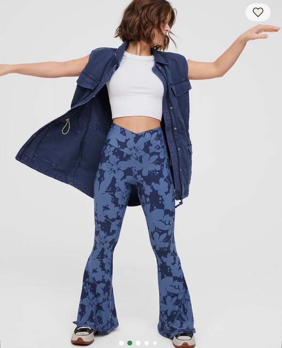 Offline by Aerie Crossover Super Flare Legging Blue Floral - Picture 7 of 8